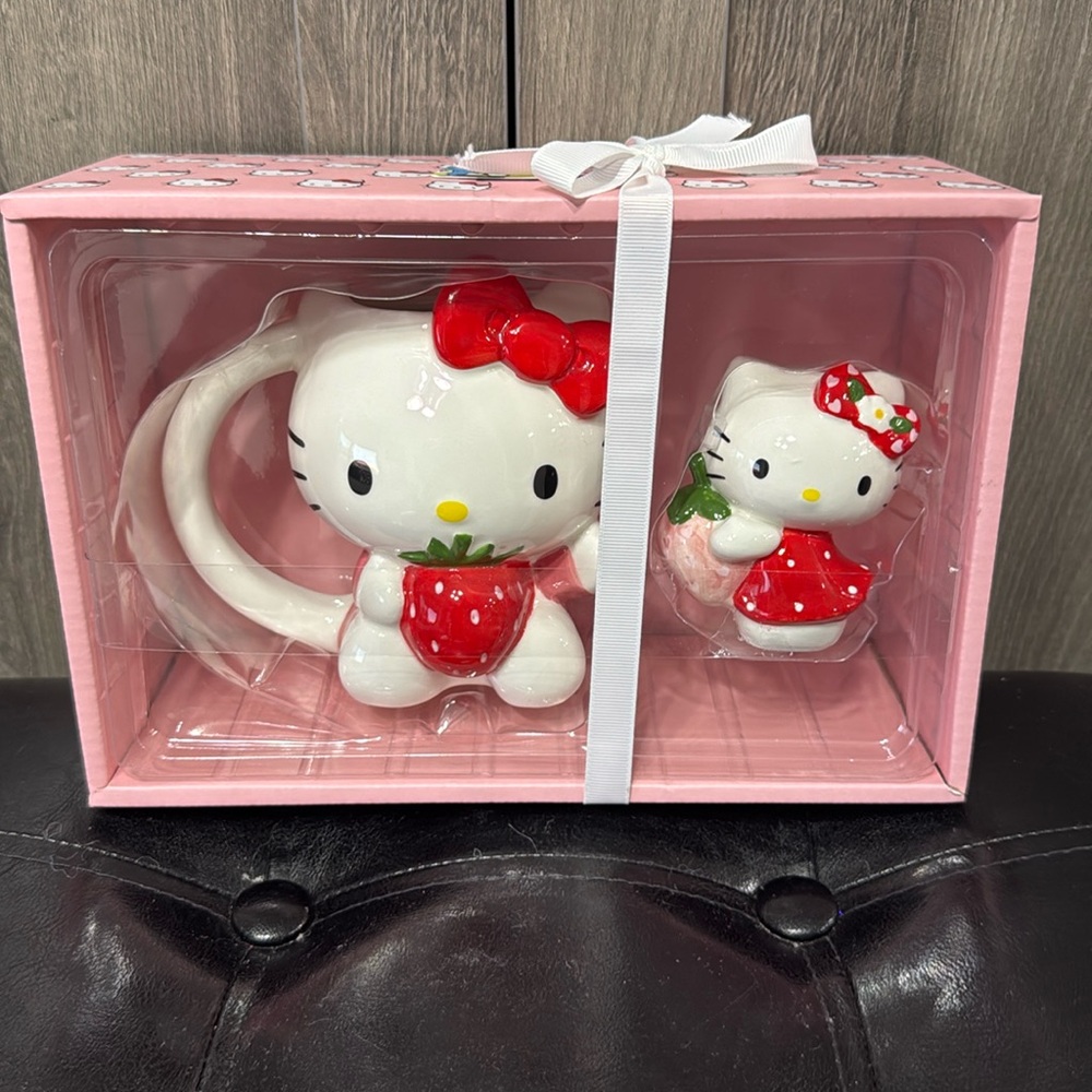 Blue Sky Clayworks Hello Kitty Strawberry Mug & Matching Figurine Set Goldminc